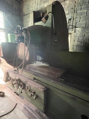 Станок плоскошлифовальный с горизонтальным шпинделем универсальный 3Б724